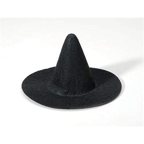 The Fashion Dos and Don'ts of Wearing a Bulky Witch Hat